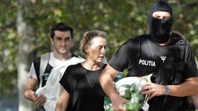 VIDEO Mama lui Vlad Pascu a primit două lumânări pe care să le aprindă la mormintele victimelor, după eliberare: „Fiind în postul Crăciunului, apreciez foarte mult”